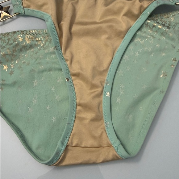 Victoria’s Secret Star Bikini - Picture 8 of 9